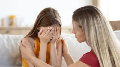 Psikolog Ece Başak Karakaş, yaşanan bu travmatik sürecin ardından ebeveynler