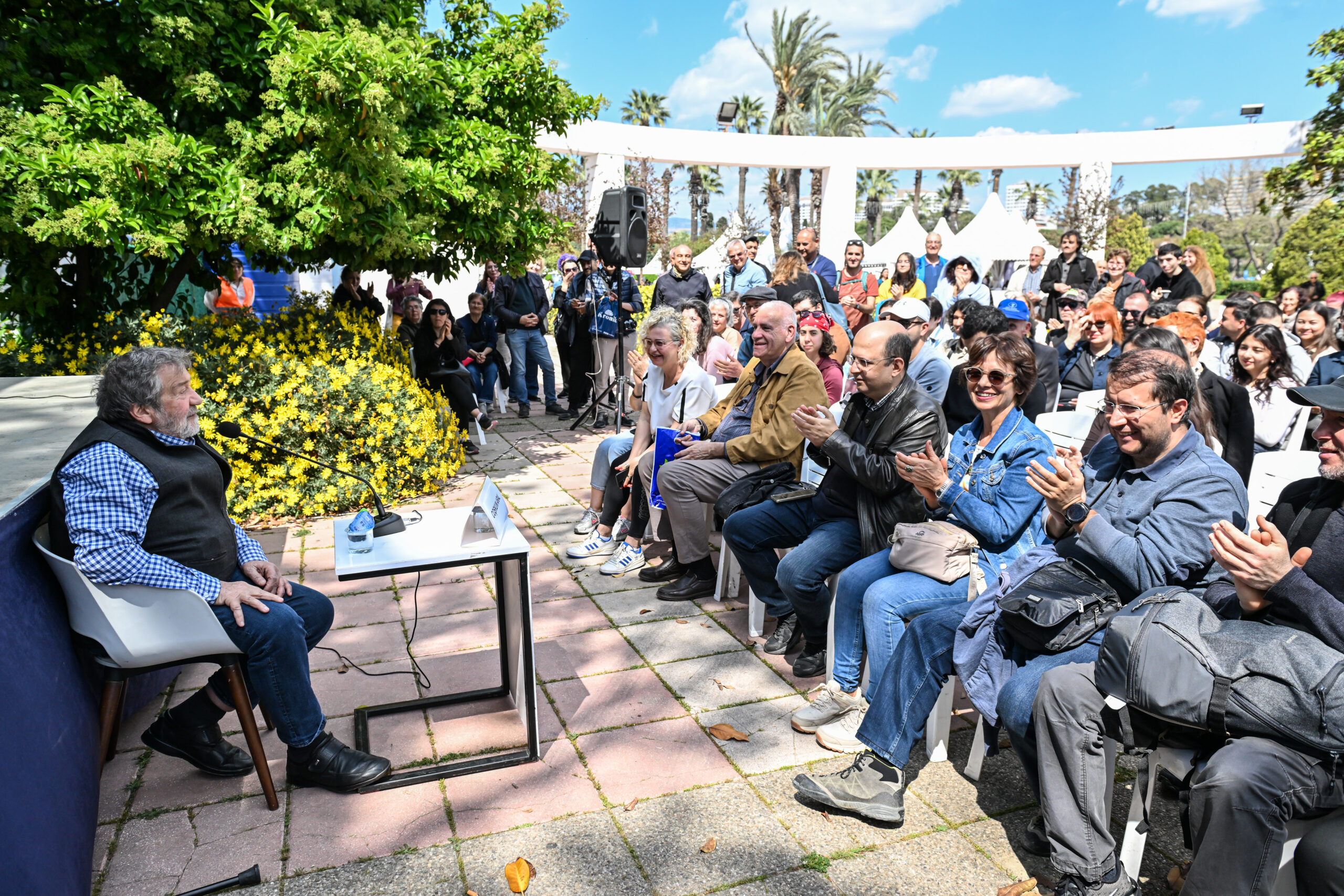 İZKİTAP’ta edebiyatla dolu hafta sonu: Kültürpark’ta yazarlar ve okurlar buluştu!