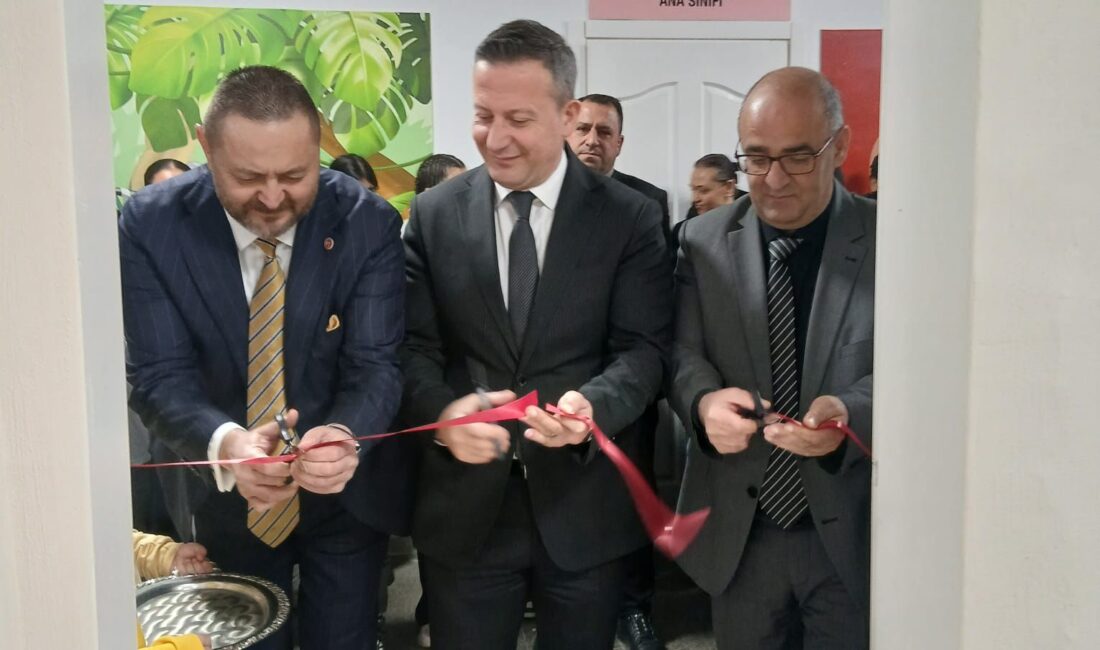 İzmir’in Çiğli ilçesindeki Güzeltepe İlkokulu ve Ortaokulu, anlamlı bir açılışa