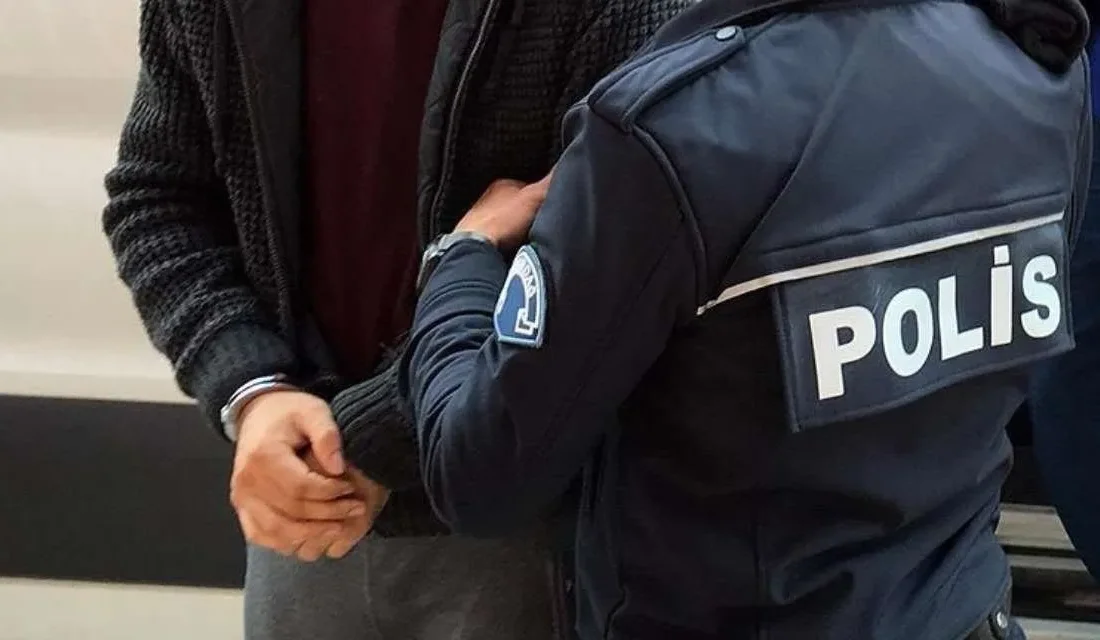 Serinhisar’da 62 yaşındaki Erol Baysal, evinde ağırladığı arkadaşı H.D. ile