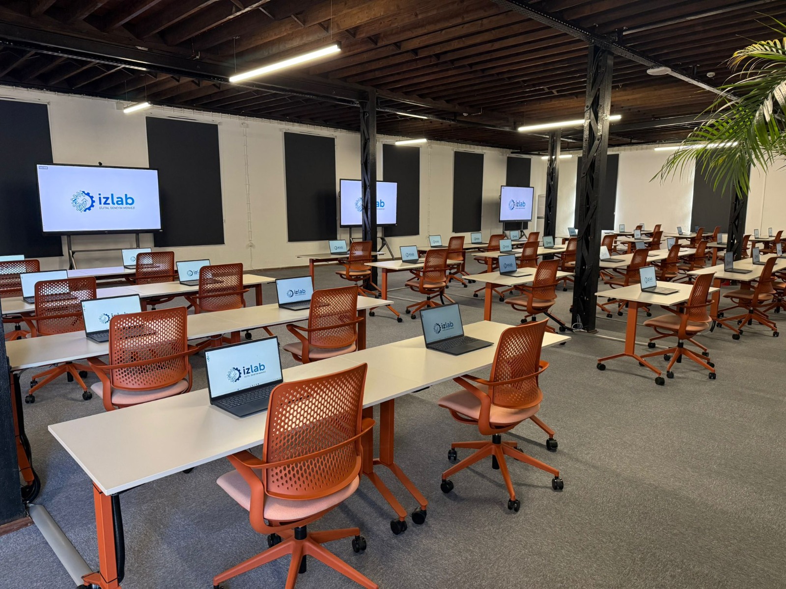 İzmir'de 2 Nisan'da yatırım fırtınası yaşanacak: Onlarca proje için aynı anda düğmeye basılacak