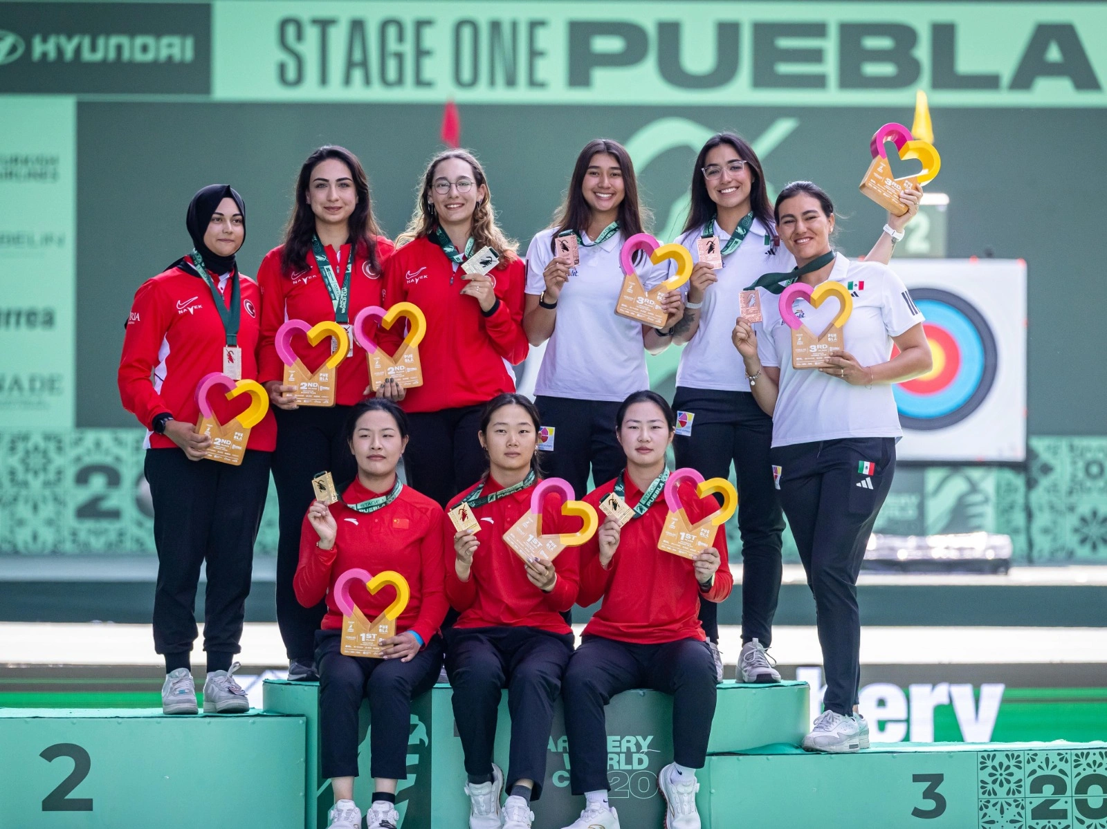 Büyükşehir’e büyük onur: Dünya Kupası’nda İzmir imzası 1 Büyükşehir’e büyük onur: Dünya Kupası’nda İzmir imzası