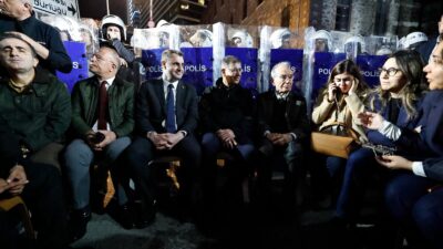 İzmir Büyükşehir Belediye Başkanı Cemil Tugay'ın direniş çağrısı sonrası Meslek