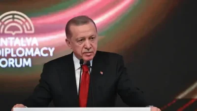 Antalya Diplomasi Forumu’nun açılışında konuşan Cumhurbaşkanı Erdoğan, küresel sistemin tıkandığına