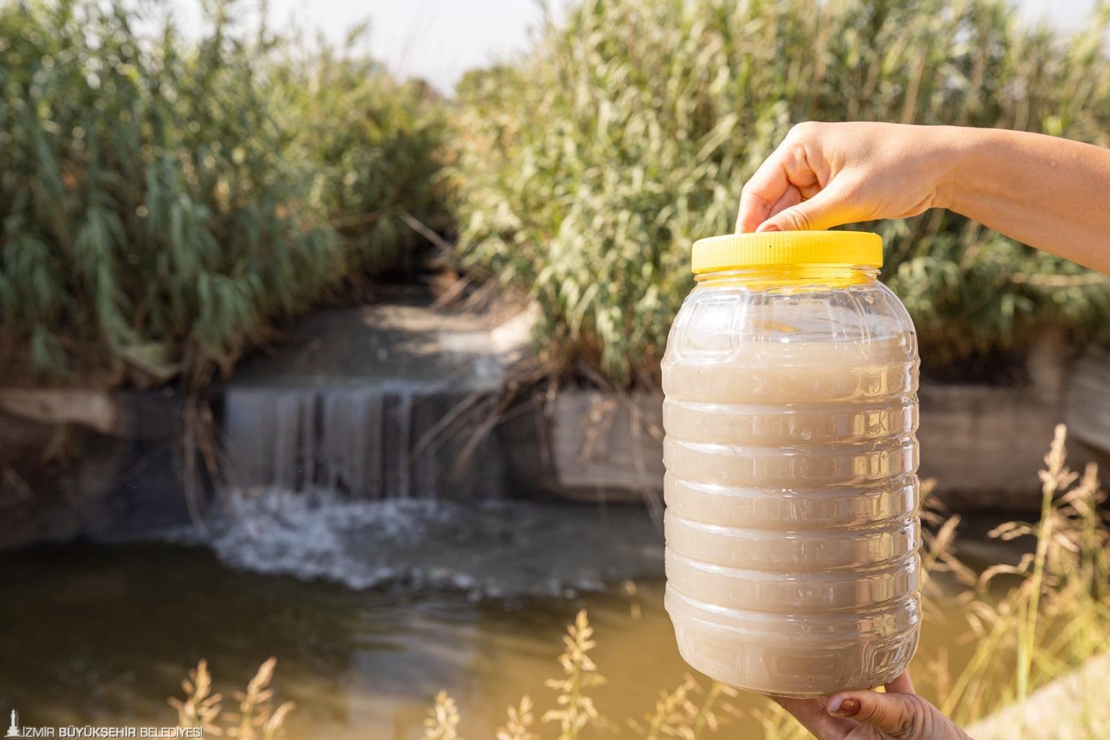 İzmir Körfezi'ni de tehdit eden Gediz Nehri'nde su kalitesi III.