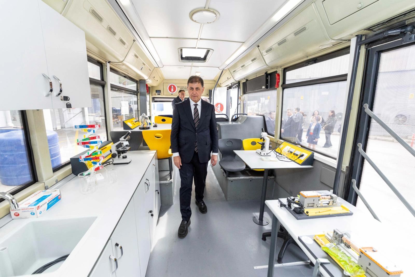 Gezici Bilim Otobüsü yola çıktı: İzmir’den Adıyaman’a bilim köprüsü