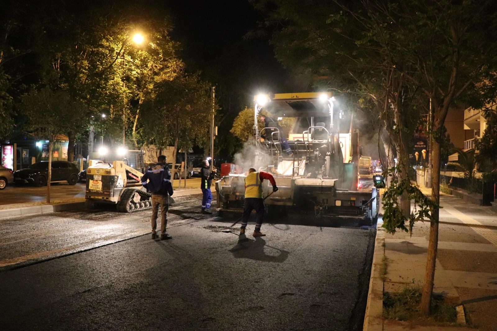 Girne Bulvarı’nda gece gündüz mesai: Yeni yol, yeni konfor!