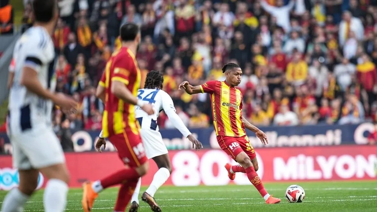 Gürsel Aksel’de gol düellosu: Göztepe pes etmedi, puanı 89’da kaptı!