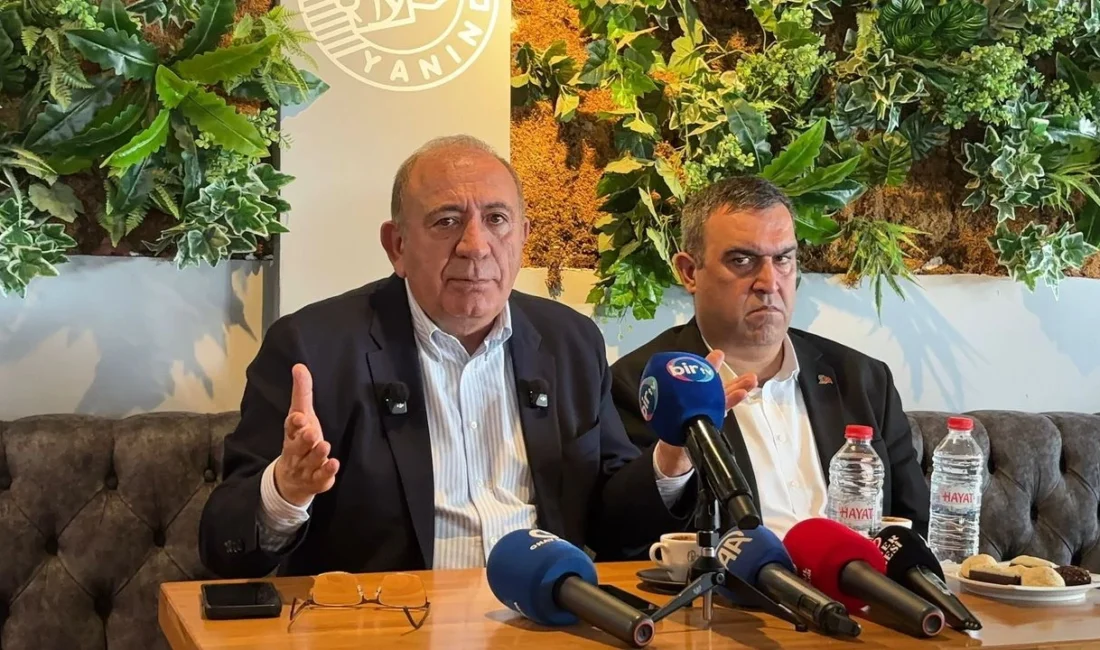 İzmir’de basın mensuplarıyla bir araya gelen Gürsel Tekin, partinin yaşadığı