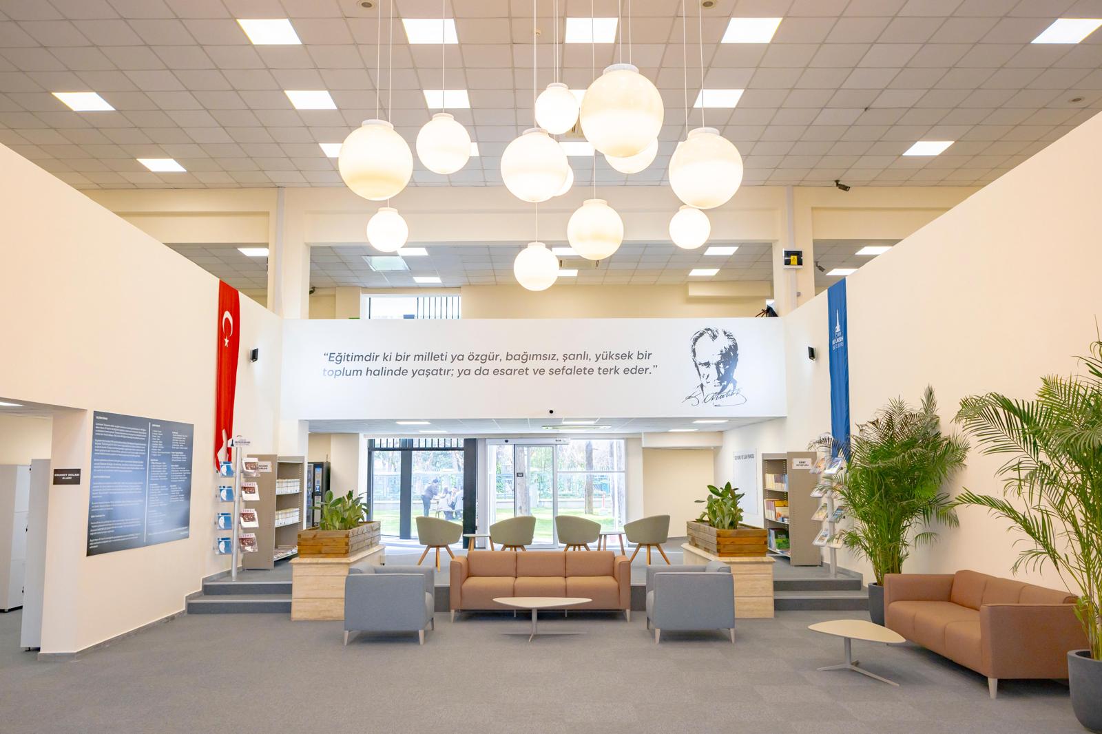 İzmir’in "Hasan Ali Yücel" gururu: Kültürpark’ta bilgi ve doğa iç içe!