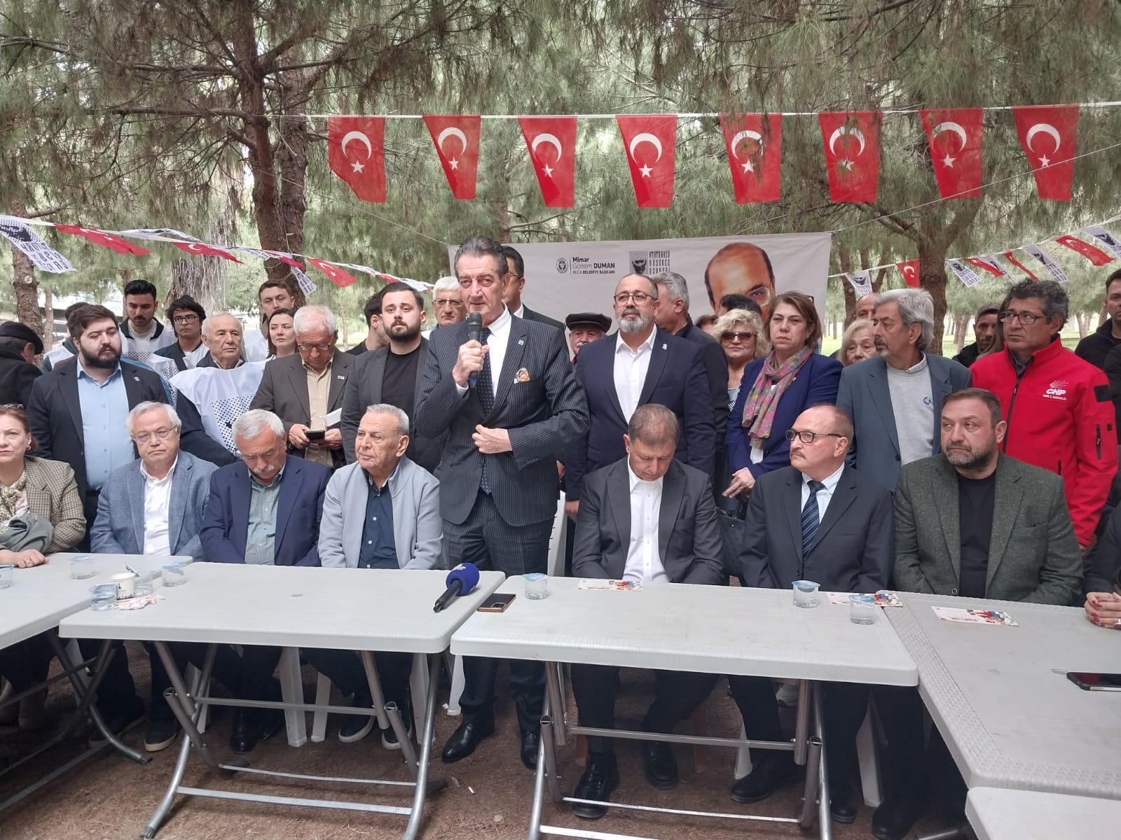 ADD toplantısını direniş alanına taşıdı: “Atatürk'ten utanmadınız, şehitlerden de mi utanmadınız?"