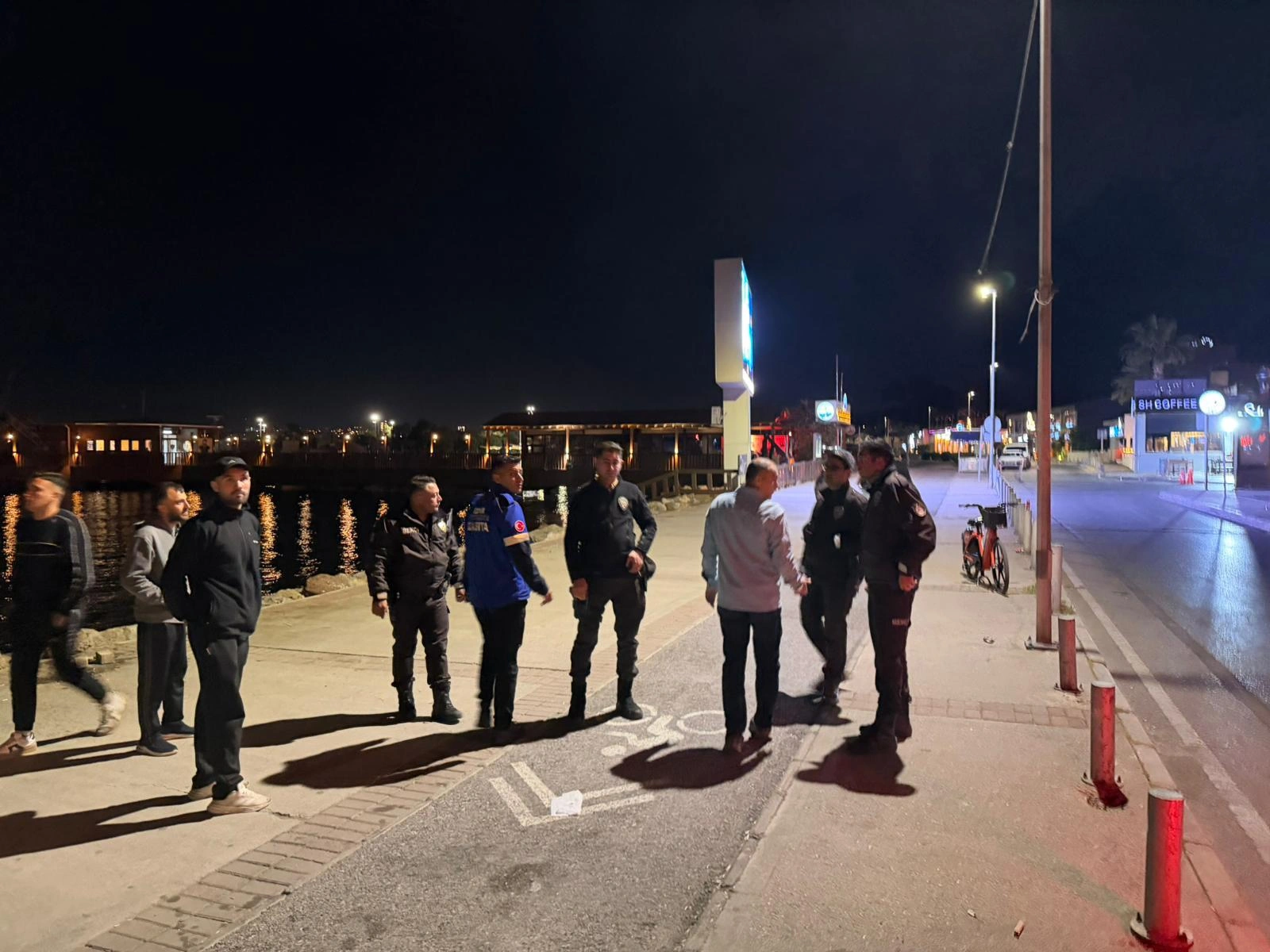 İnciraltı'nda 'ateş parası' dönemine zabıta tokadı: Fahiş fiyata geçit yok!