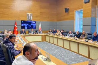 28 Nisan öncesi Meclis’te ailelerle buluşan EMEP’li İskender Bayhan, iş