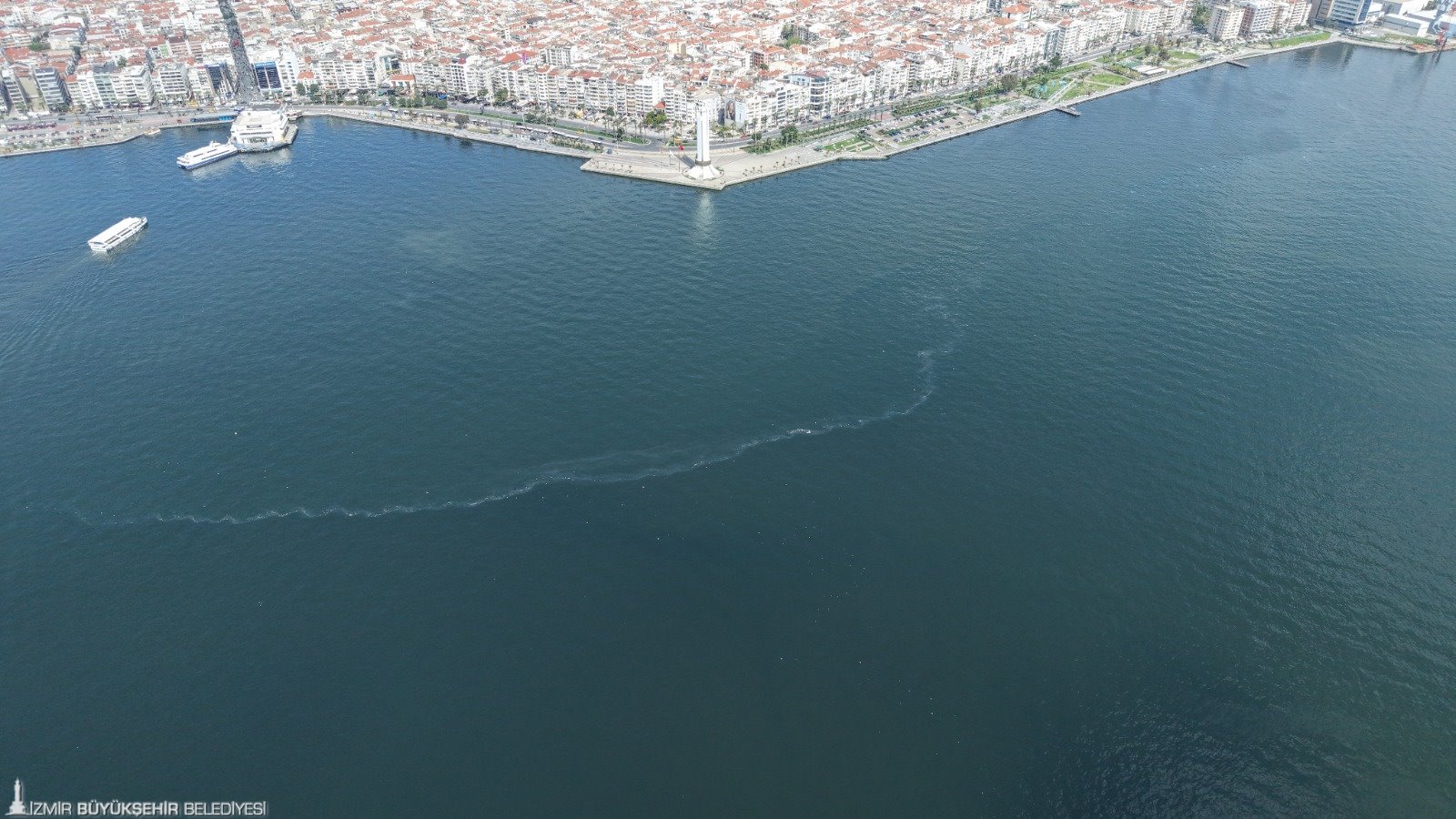 İzmir Körfezi'ne 9'uncu ihanet: Karşıyaka'da deniz üstü 'utanç'