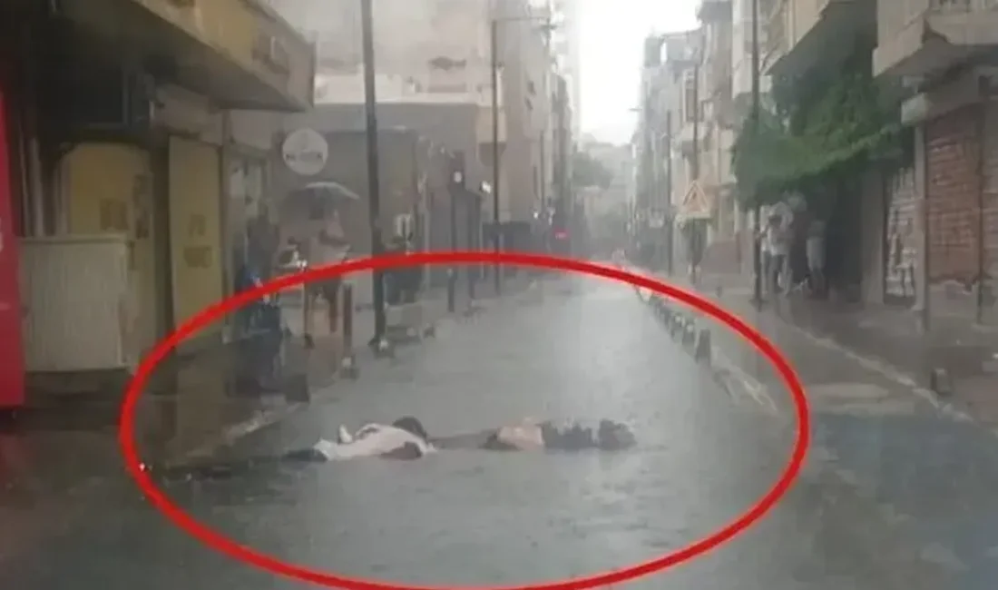 İzmir Konak'ta 12 Temmuz 2024 tarihinde sağanak yağış sırasında elektrik