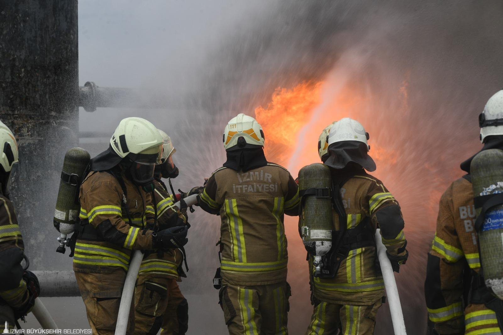 İzmir İtfaiyesi'ne 'Özel Kuvvet' disiplini: En zorlu senaryolara hazırlar 6 İzmir İtfaiyesi'ne 'Özel Kuvvet' disiplini: En zorlu senaryolara hazırlar