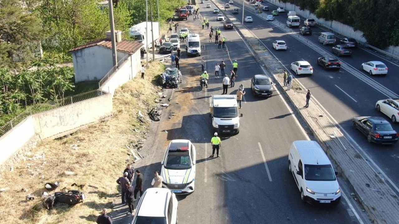 İzmir'de katliam gibi kaza: Freni patlayan tır dehşet saçtı, 2 ölü 5 yaralı!