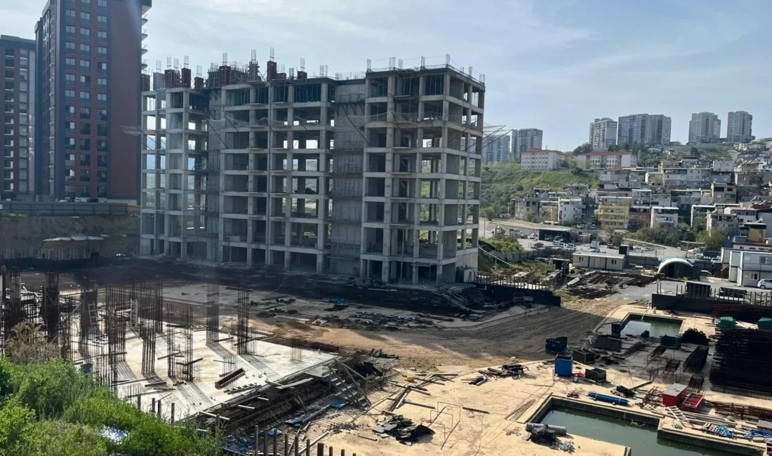 İzmir Büyükşehir Belediye Başkanı Dr. Cemil Tugay, meclis toplantısında kentsel