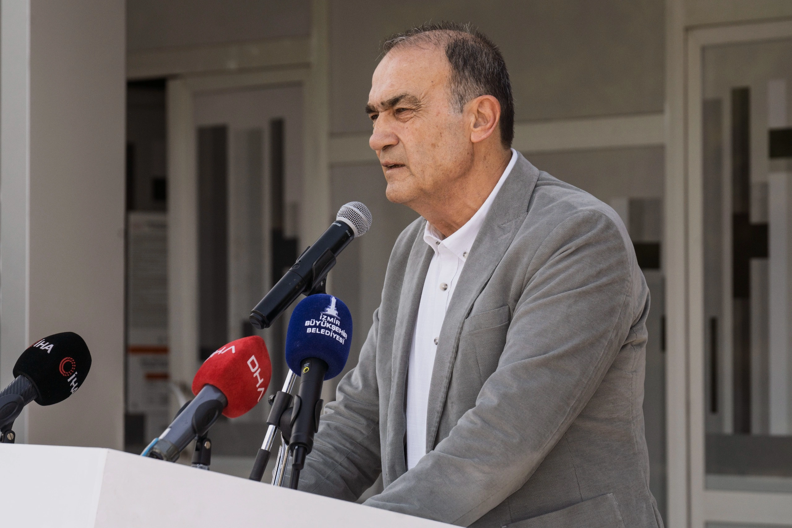 İzmir Kitap Fuarı’nda Ortaylı'nın ailesi okurlarla bir araya geldi