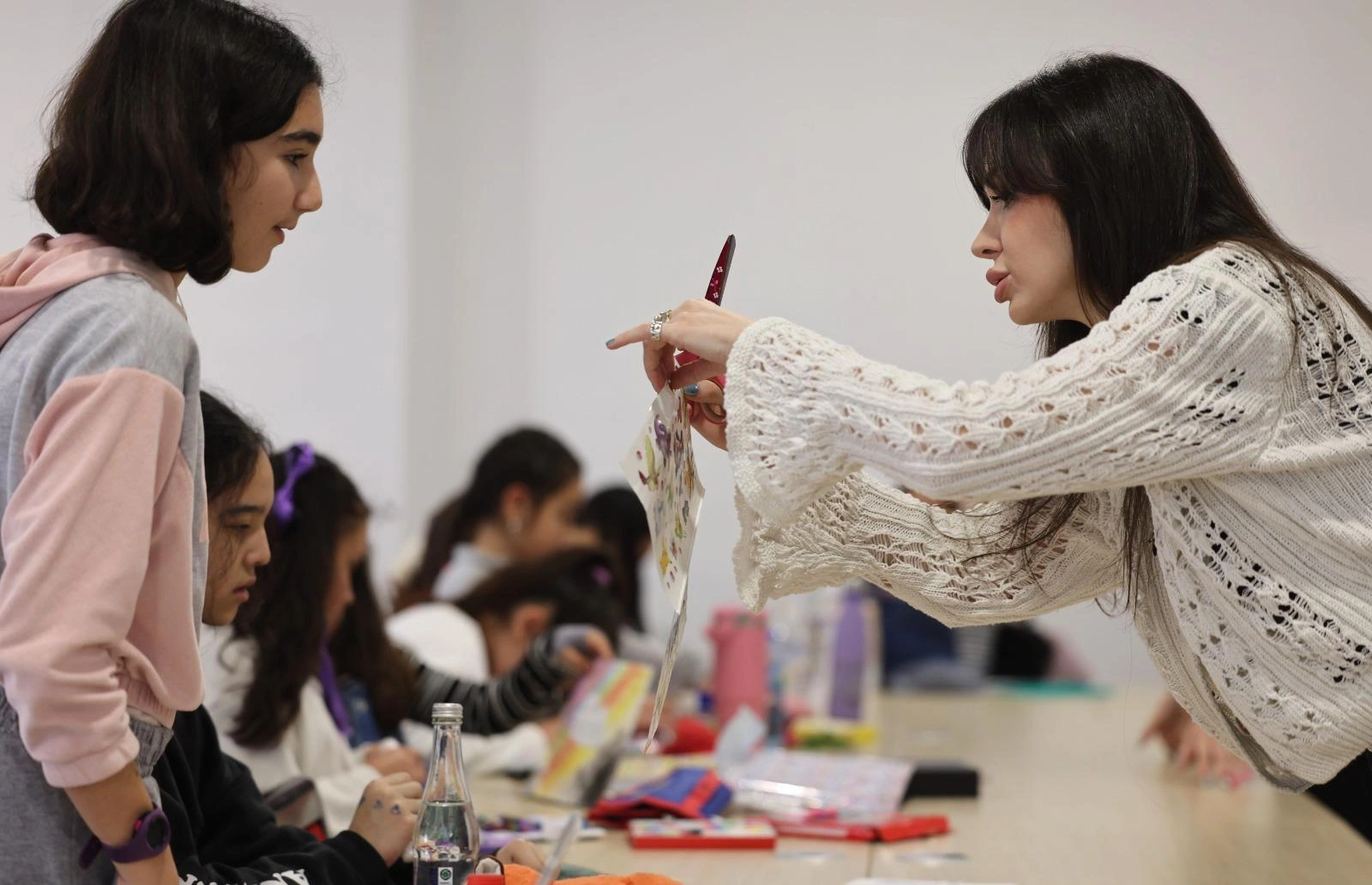 İzmir’in "Küçük Yazarları" sertifikalarını aldı: Kendileri küçük, hayalleri büyük 4 İzmir’in "Küçük Yazarları" sertifikalarını aldı: Kendileri küçük, hayalleri büyük