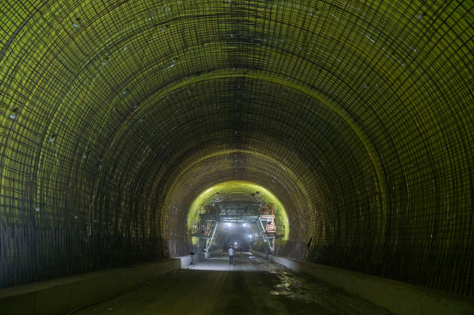 İzmir’in dev projesinde büyük heyecan: Işığın görülmesine sadece 89 metre kaldı!