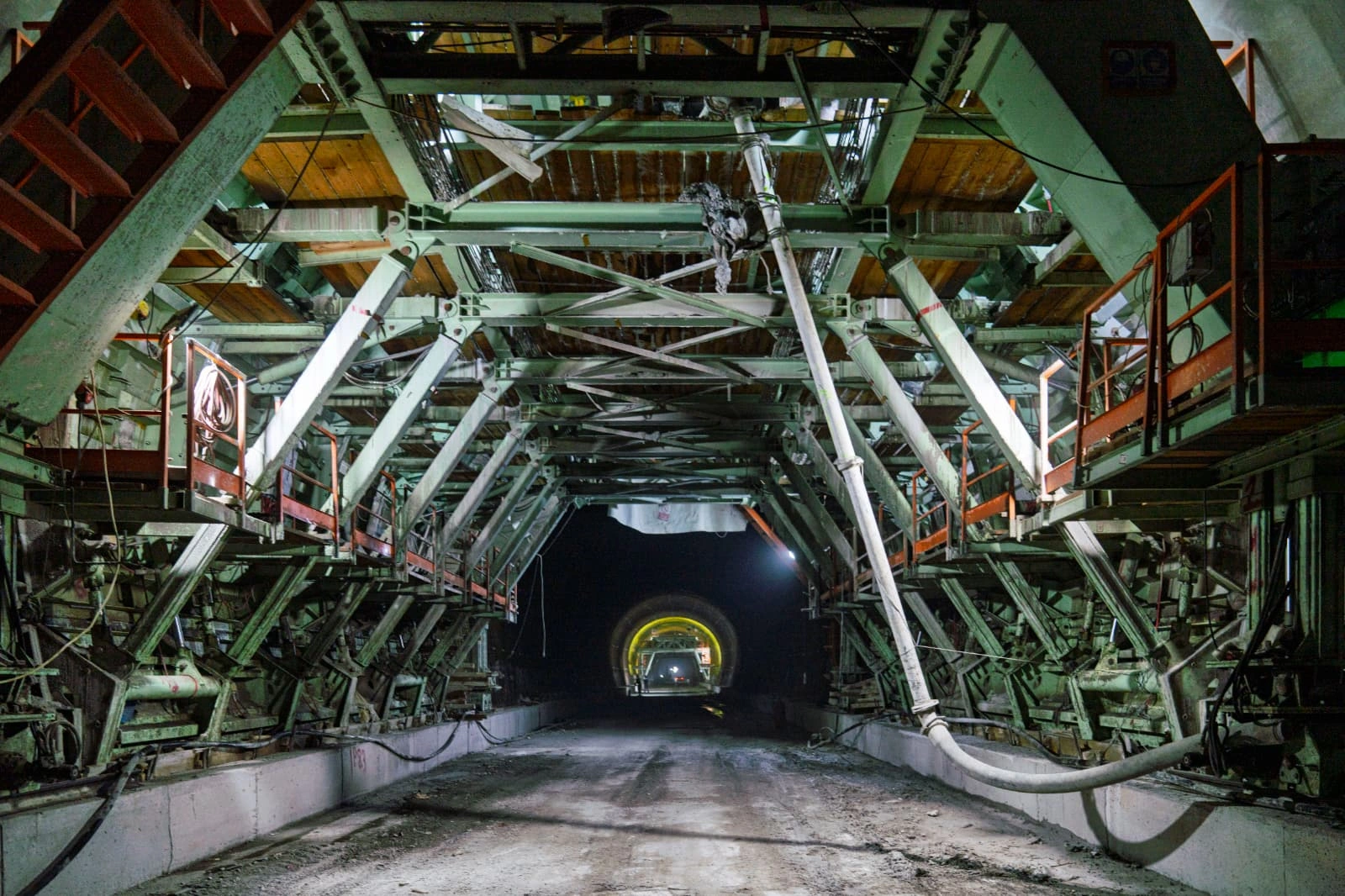 İzmir’in dev projesinde büyük heyecan: Işığın görülmesine sadece 89 metre kaldı!