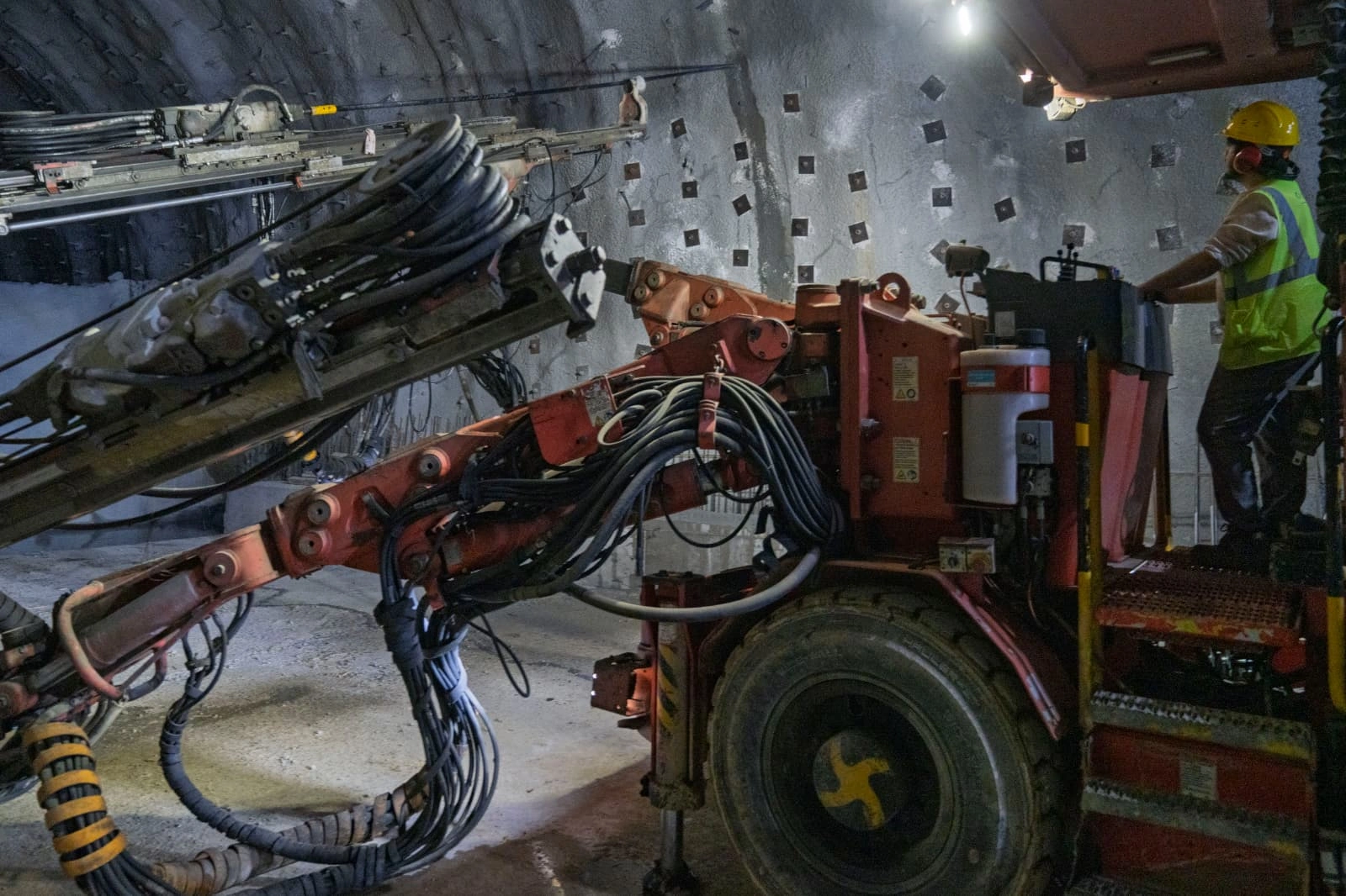 İzmir’in dev projesinde büyük heyecan: Işığın görülmesine sadece 89 metre kaldı!