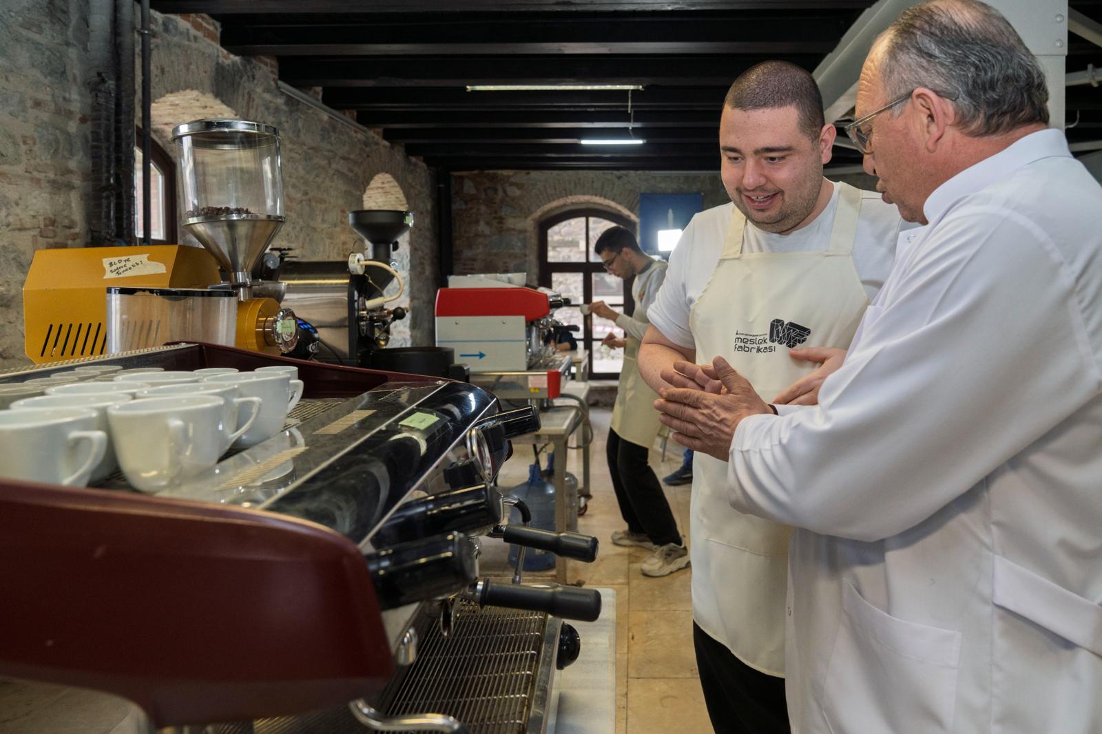 İzmir’in en "Özel" baristaları geliyor! Engel tanımayan kahve kokusu!
