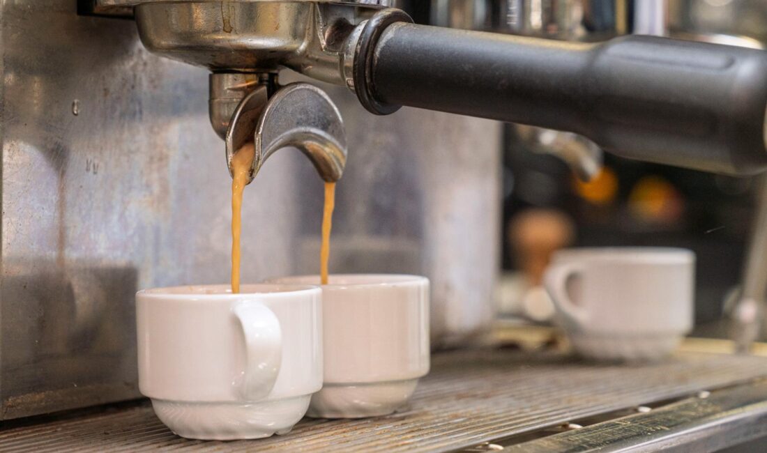 Bir fincan kahvede bin yıllık umut! İzmir Büyükşehir Belediyesi, otizmli