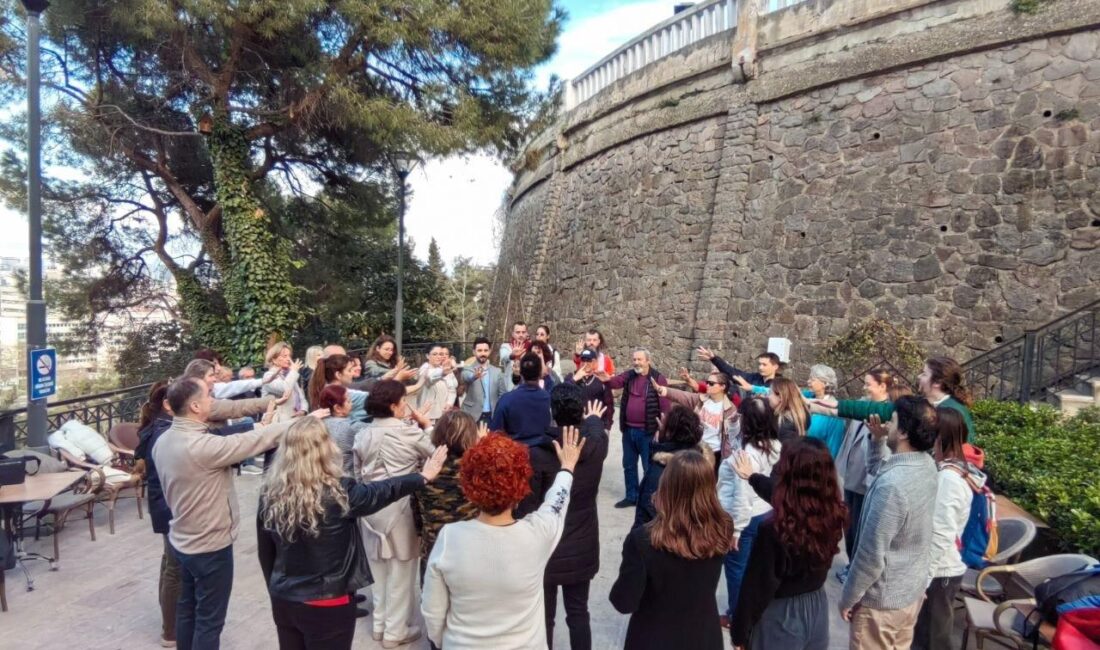 Güzel İzmir Hareketi’nden kenti iyileştirecek dev buluşma! Şato’daki Kamusal Mekân
