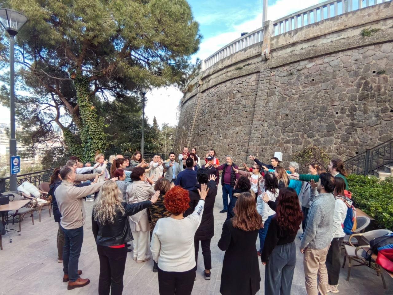 İzmir’in ritmi Şato’dan yükseldi! "Kişisel devrimini yap, hareketin parçası ol"