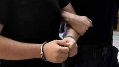 Aranması olan şahsı polisin elinden almaya çalışan ve ekiplere mukavemet