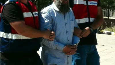 Terör örgütüne finans sağlamakla suçlanan ve 3 ilde düzenlenen eş