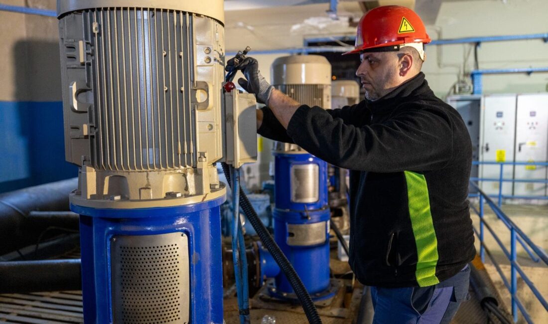 İZSU, terfi merkezlerini yeni nesil pompalar ve akıllı panolarla yeniliyor.