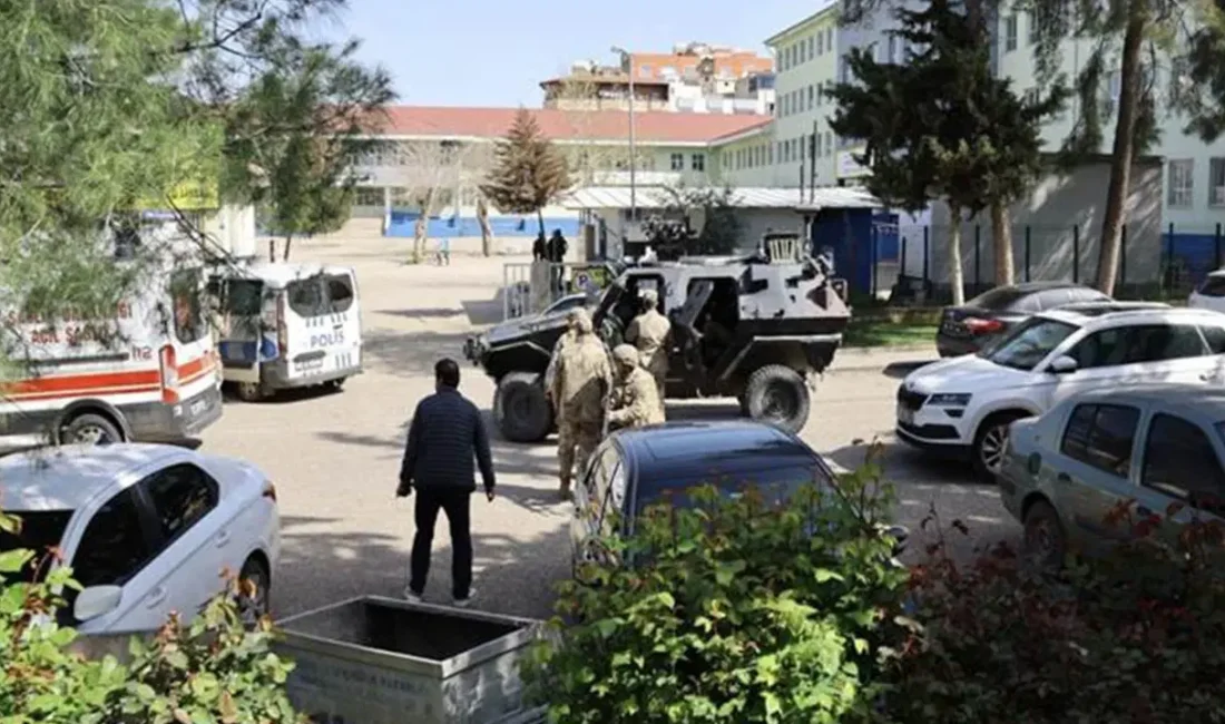 Üsküdar'da bir okulu Telegram grubunda hedef gösteren 6 çocuk yakalandı.