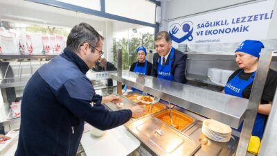 İzmir Büyükşehir Belediye Başkanı Dr. Cemil Tugay, sosyal belediyecilikte çıtayı