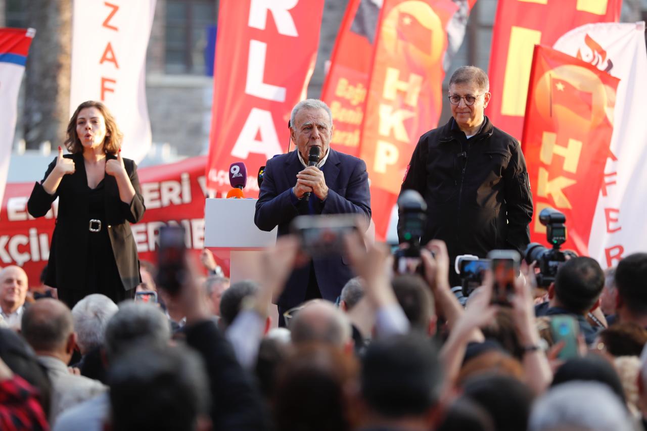 Kocaoğlu'ndan Meslek Fabrikası Mitingi'nde sert uyarı: 'Bu mallar onların değil, milletin'