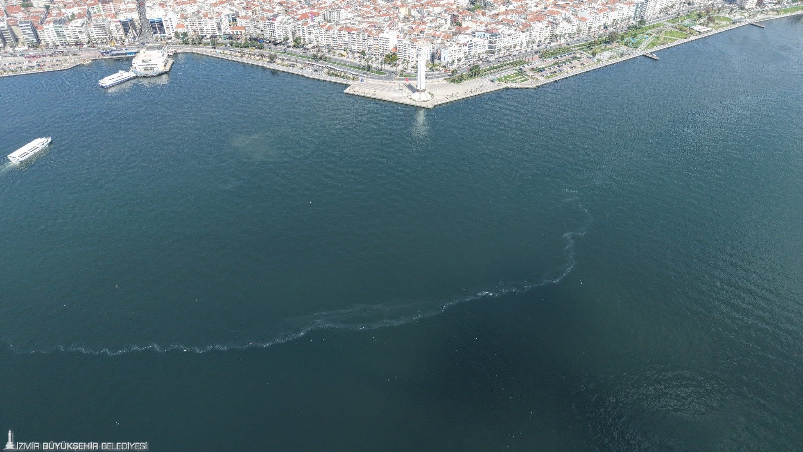 İzmir Körfezi'ne 9'uncu ihanet: Karşıyaka'da deniz üstü 'utanç'