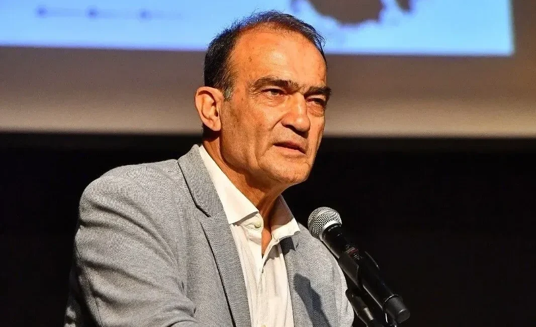 Körfez'deki sığlaşma ve kirlilik tartışması alevlendi. İZBB Başkan Vekili Yıldır,