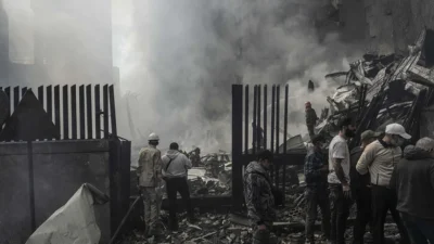 İsrail'in hava ve deniz saldırılarıyla sarsılan Lübnan'da ölü ve yaralı