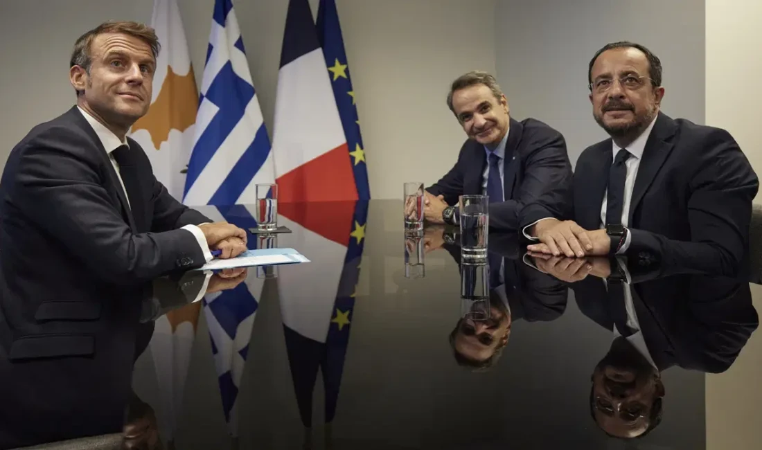 Macron, Türkiye ile yaşanabilecek olası bir gerilimde Yunanistan'ın yanında olduklarını