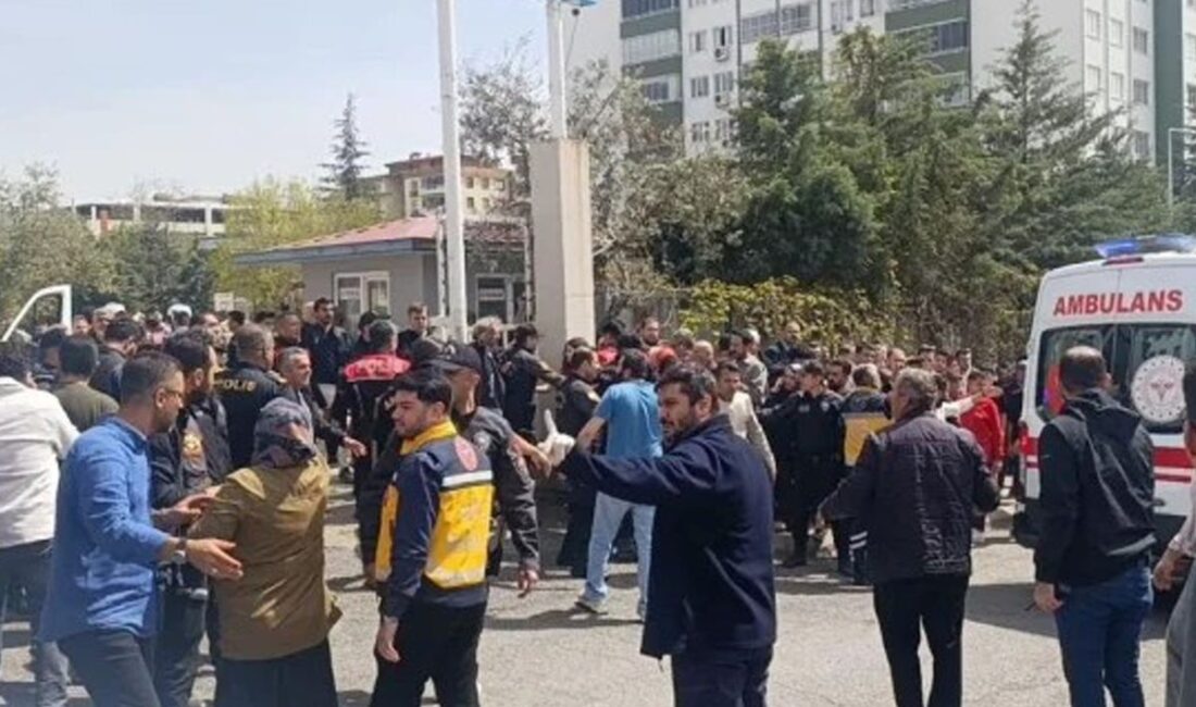 iYİ Parti Genel Sekreteri Osman Ertürk Özel, İzmir’de gerçekleştirdiği basın