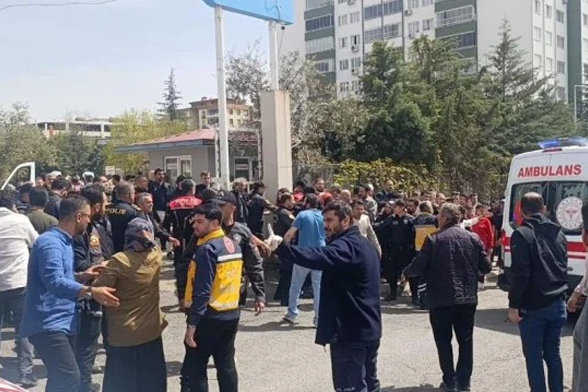 İYİ Partili Özel'den okul katliamı tepkisi: 'Kabul edilemez, normal ülkede istifa olur'