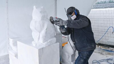 Fuar İzmir’de balyoz sesleri sanat için yükseliyor! 

Heykel Çalıştayı kapsamında