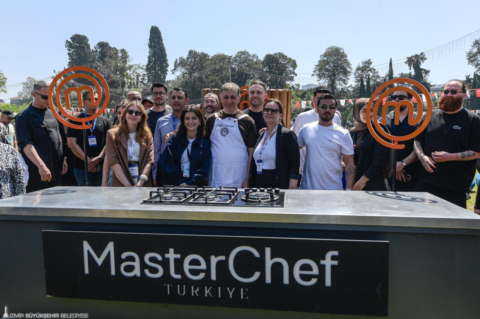 Masterchef İzmir'de: Tugay ocağın başına geçti, İzmirlilere ikramlarda bulundu