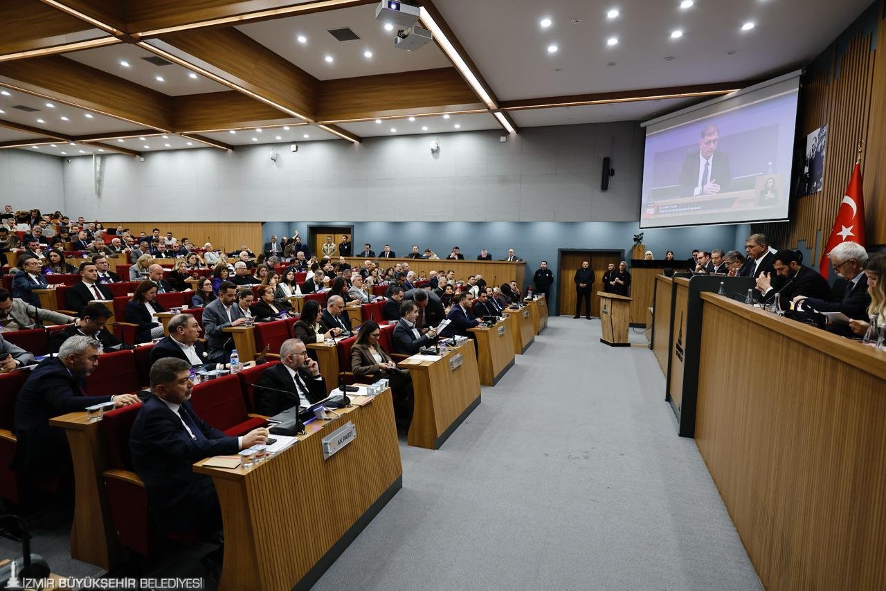 Mecliste 'Meslek Fabrikası' düellosu: Direniş AK Parti ve CHP'yi karşı karşıya getirdi