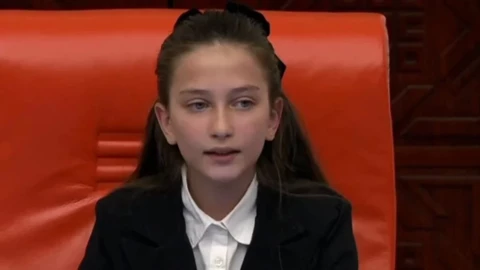 TBMM’deki 23 Nisan devir teslim törenine, son dönemde eğitim kurumlarında