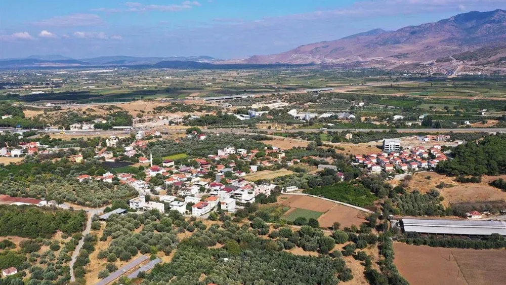 İzmir Büyükşehir Belediye Meclisi’nin Nisan ayı oturumuna Menemen damga vurdu.