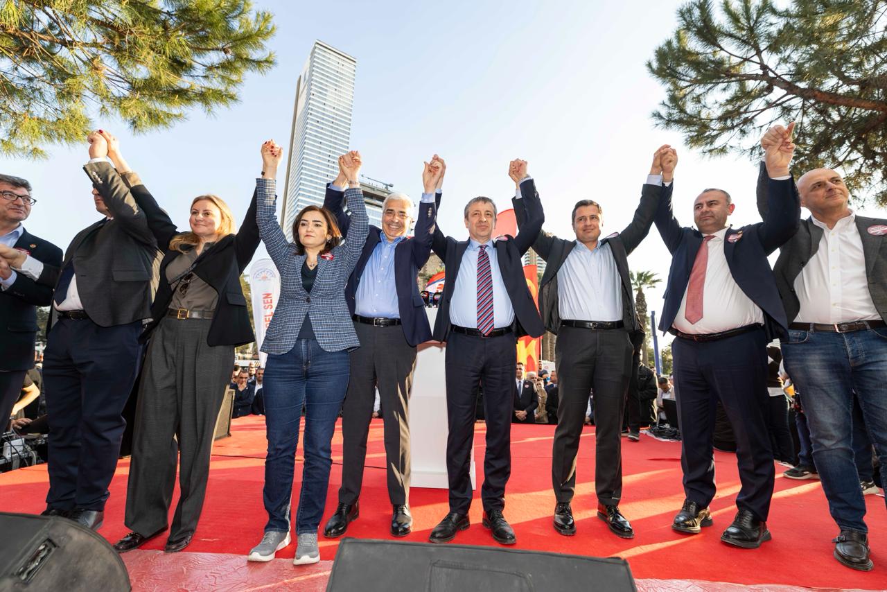 CHP İl Başkanı Güç mitingde konuştu: 'İzmir korkunun bittiği yerdir'