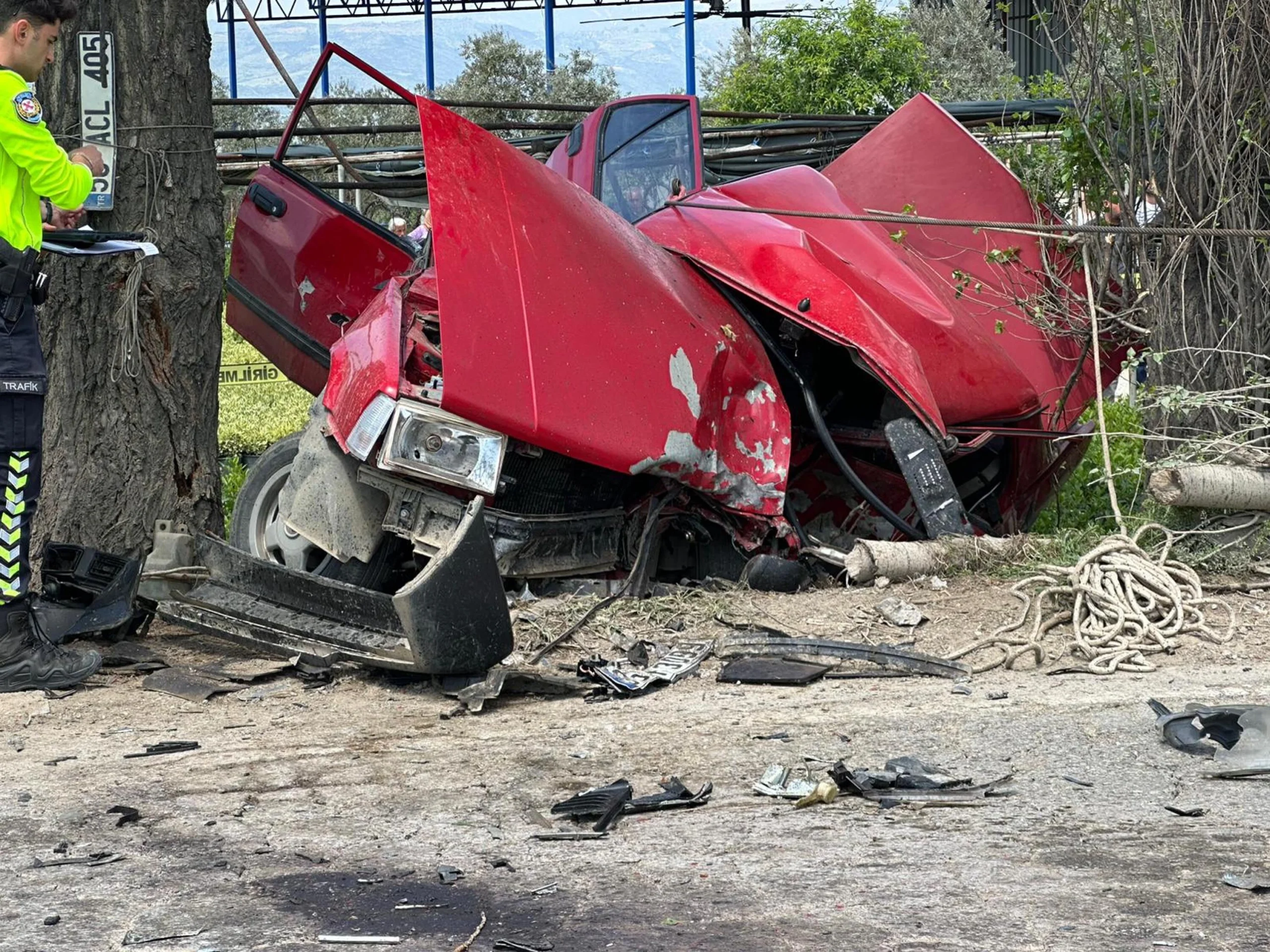 Ödemiş'te can pazarı: Çarptı, kaçtı, ölüm saçtı!